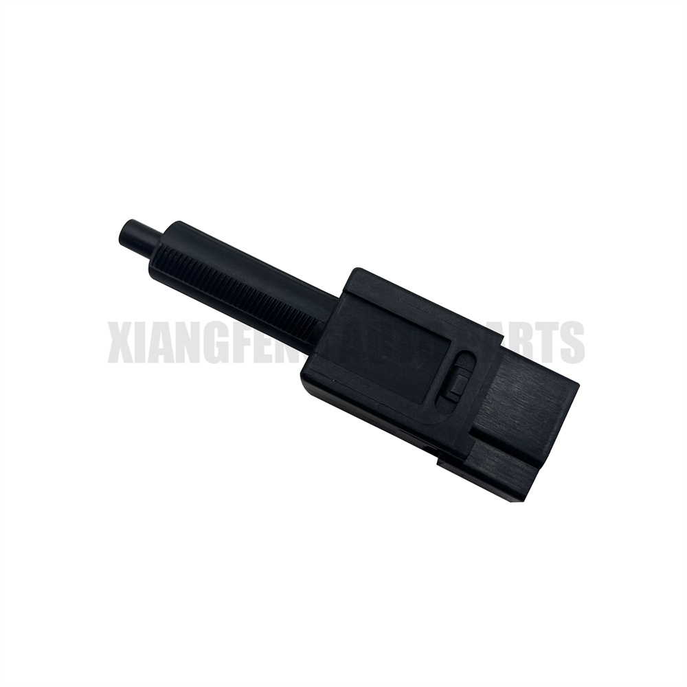 25320-4M400 Vehicle Parts Stop Light Switch Brake Light Switch for Nissan NV200 Juke Maxima Qashqai March