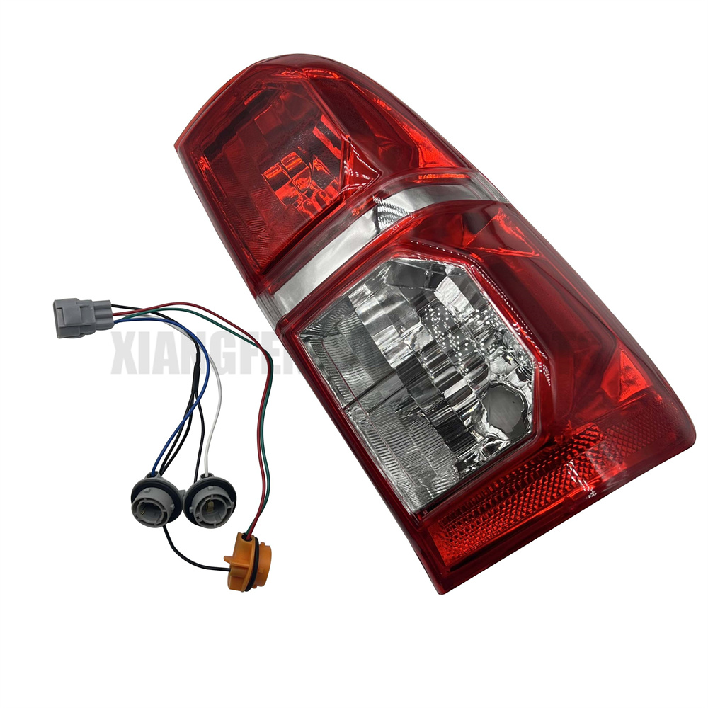 81550-0K160 81560-0K160 Auto Lighting System Rear Light LED Combination Tail Light for Toyota Hilux Kun25